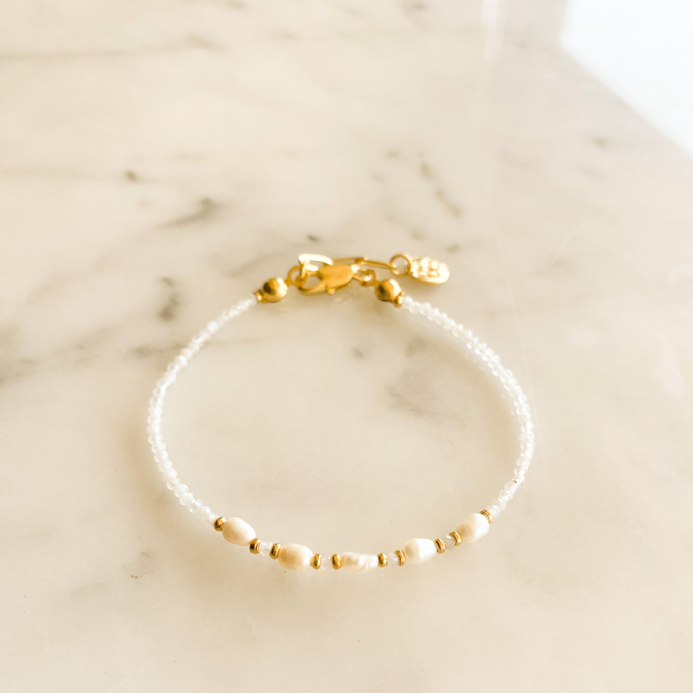 Marilyn Natural Pearl Moonstone Bracelet