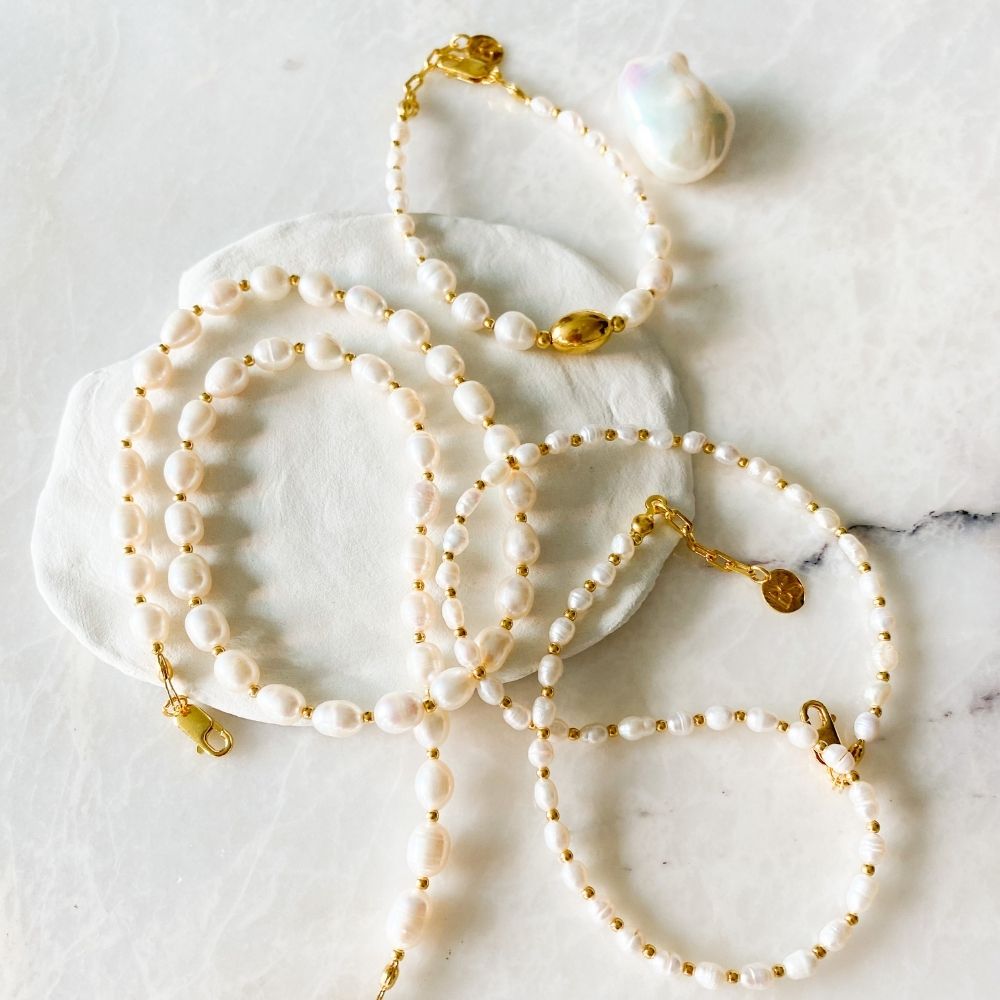 Aarin Delicate Pearl & Silver Necklace