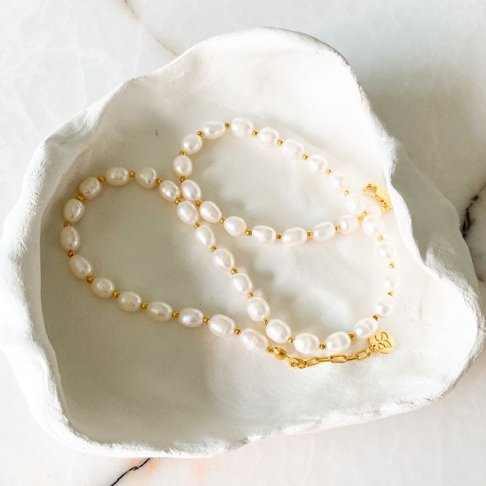 Aarin Fair Pearl & Silver Necklace