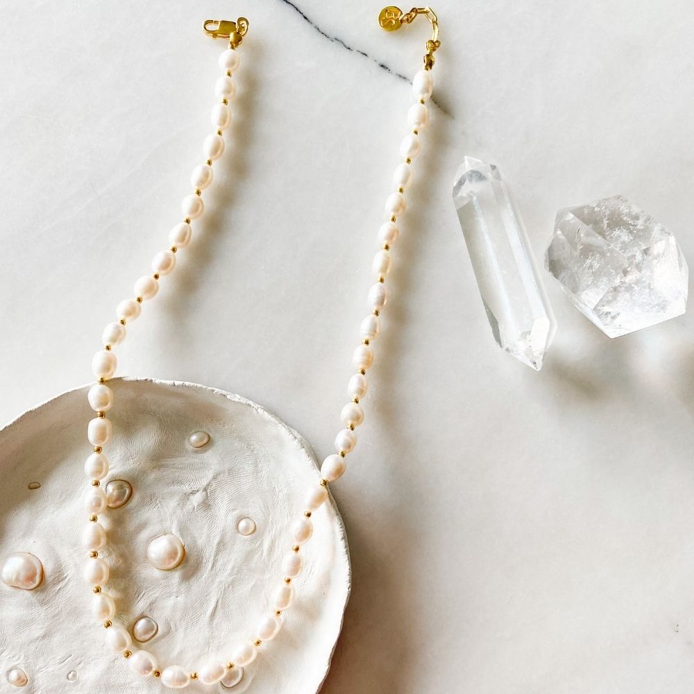Aarin Fair Pearl & Silver Necklace
