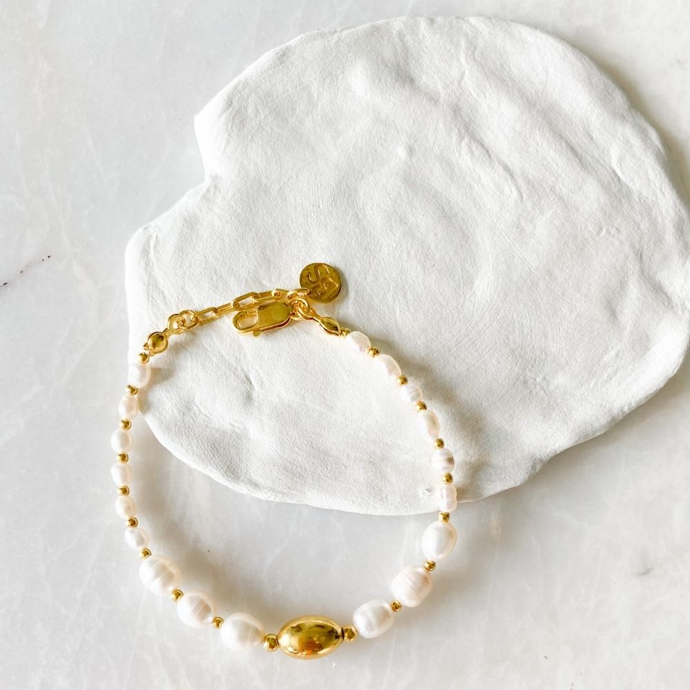 Aarin Statement Pearl & Silver Bracelet
