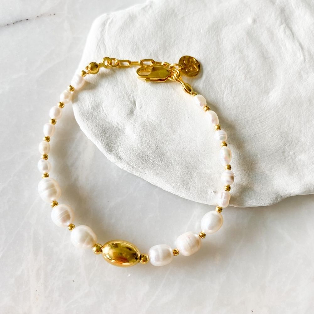 Aarin Statement Pearl & Silver Bracelet