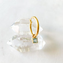 Görseli Galeri görüntüleyiciye yükleyin, Empath Mavi Topaz Küpe Charmı