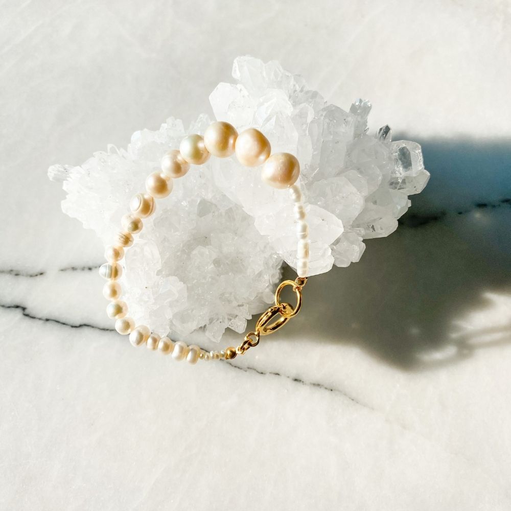 Bella Natural Pearl Bracelet