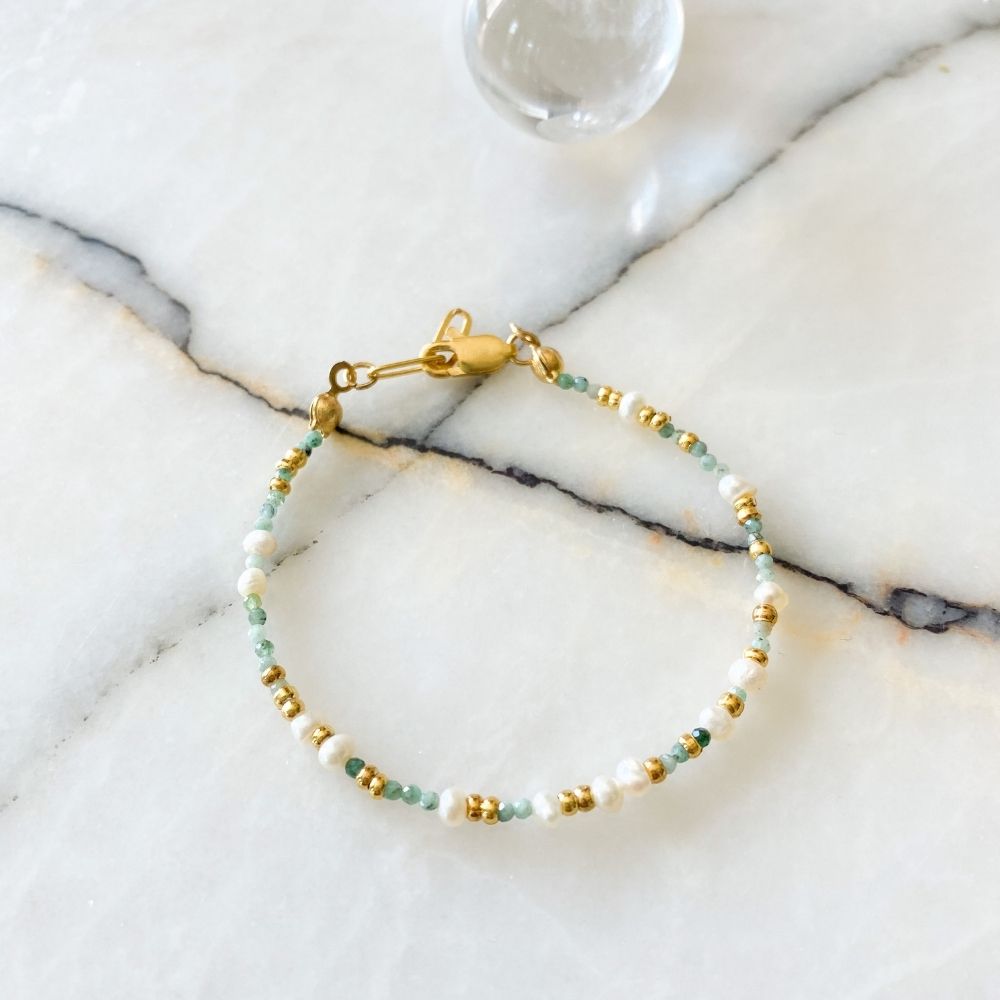 Dulce Natural Pearl Emerald Bracelet