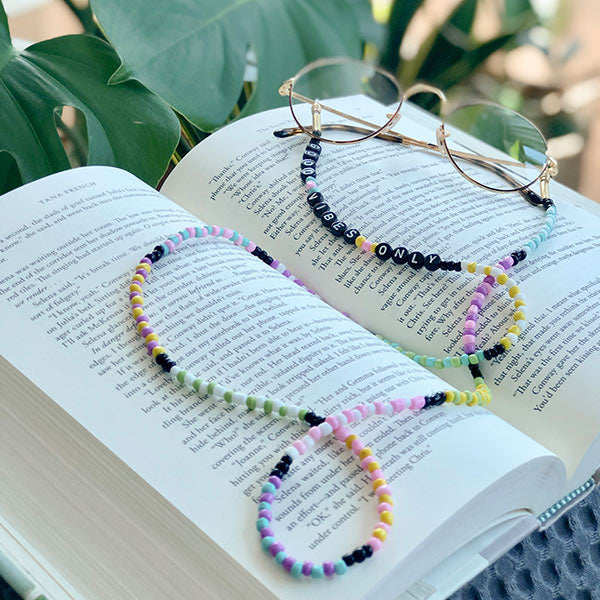 <transcy>Customizable Eyeglass Strap</transcy>