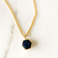 Hexagon Safir Charm - safir, 925 ayar gümüş ve altın kaplama