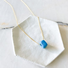 Load image into Gallery viewer, Nile Silver Chain Necklace | 0.5 cm Blue Bead
