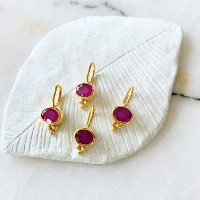 Ramona Yakut Charm