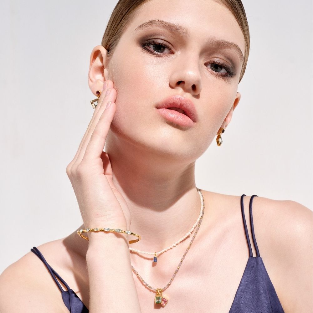 Una Rectangular Kyanit Charm İnci Kolye