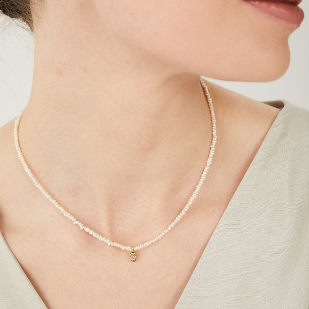 Una Oval Mavi Topaz Charm İnci Kolye