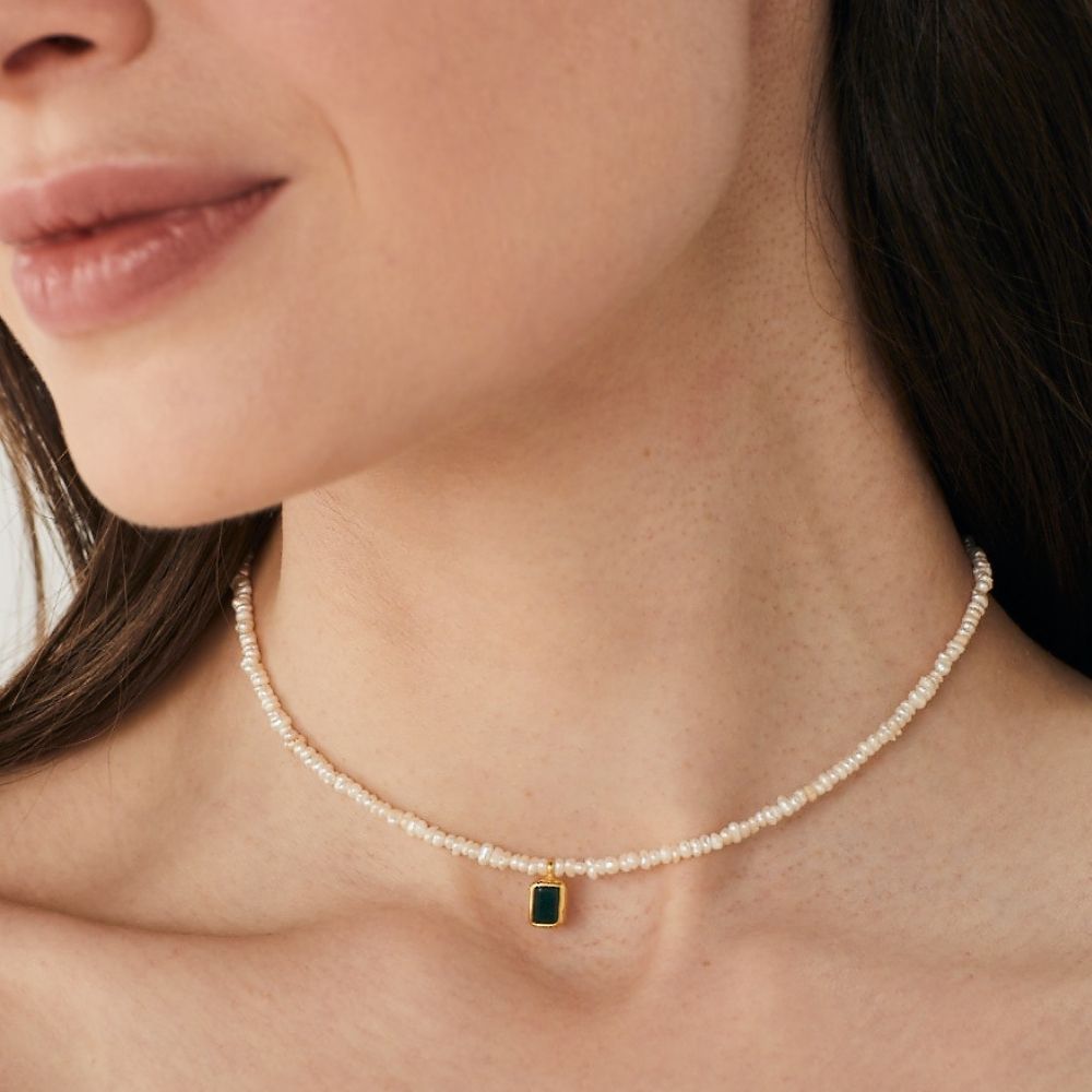 Una Rectangular Zümrüt Charm İnci Kolye