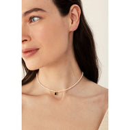 Una Rectangular Zümrüt Charm İnci Kolye