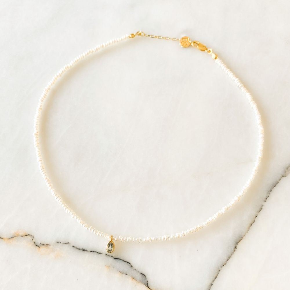 Una Oval Mavi Topaz Charm İnci Kolye