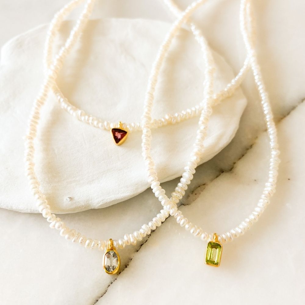 Una Rectangular Peridot Charm İnci Kolye