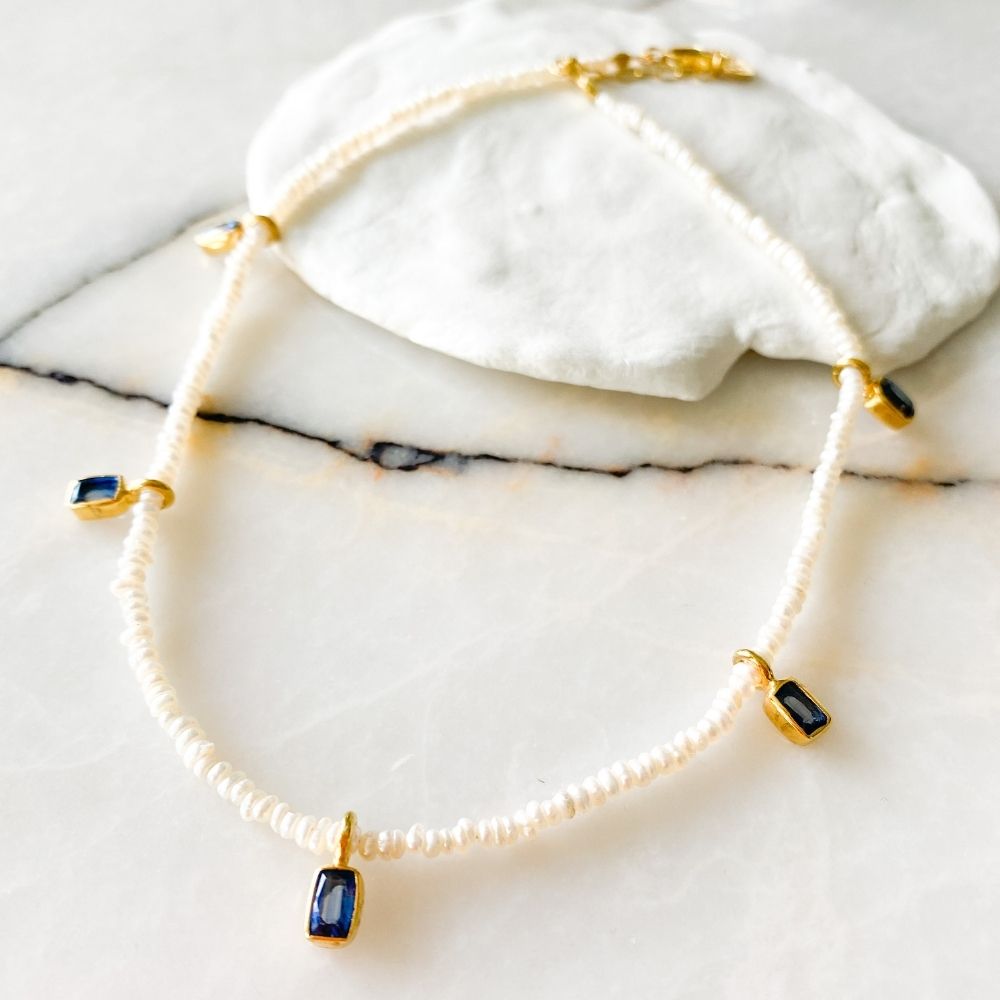 Vivi Kyanit Charm & İnci Kolye