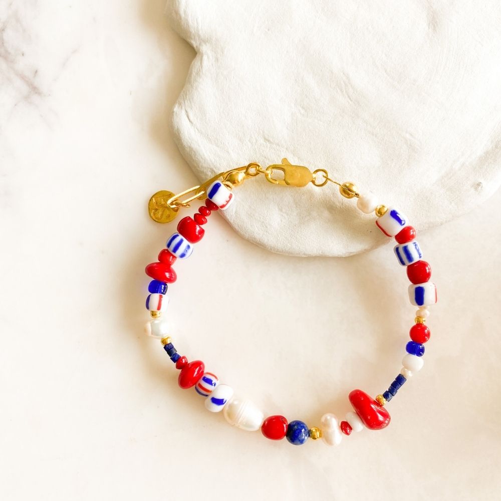 Hey! Captain Bracelet